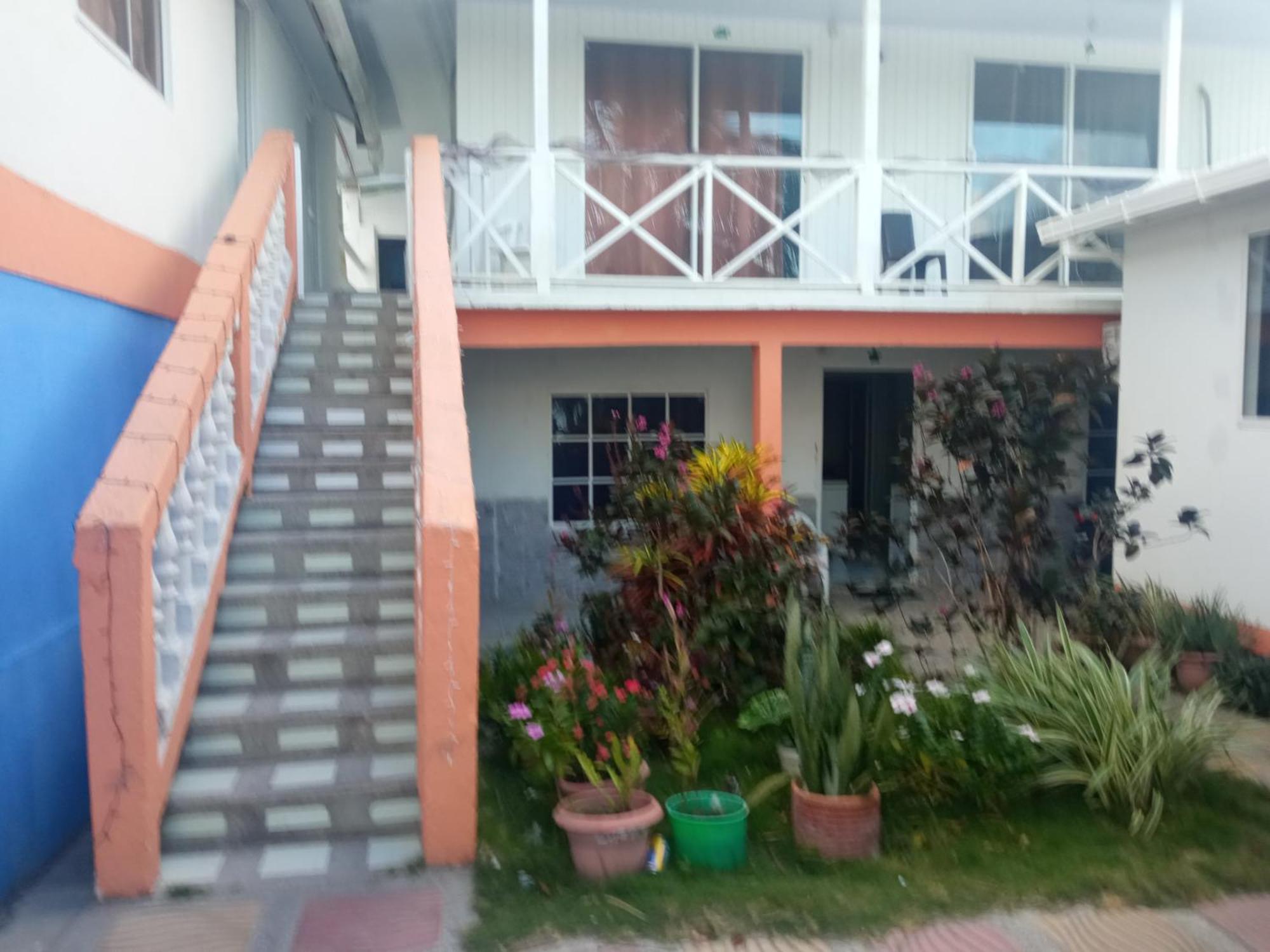 Hotel Posada Valerie à Archibolds Extérieur photo