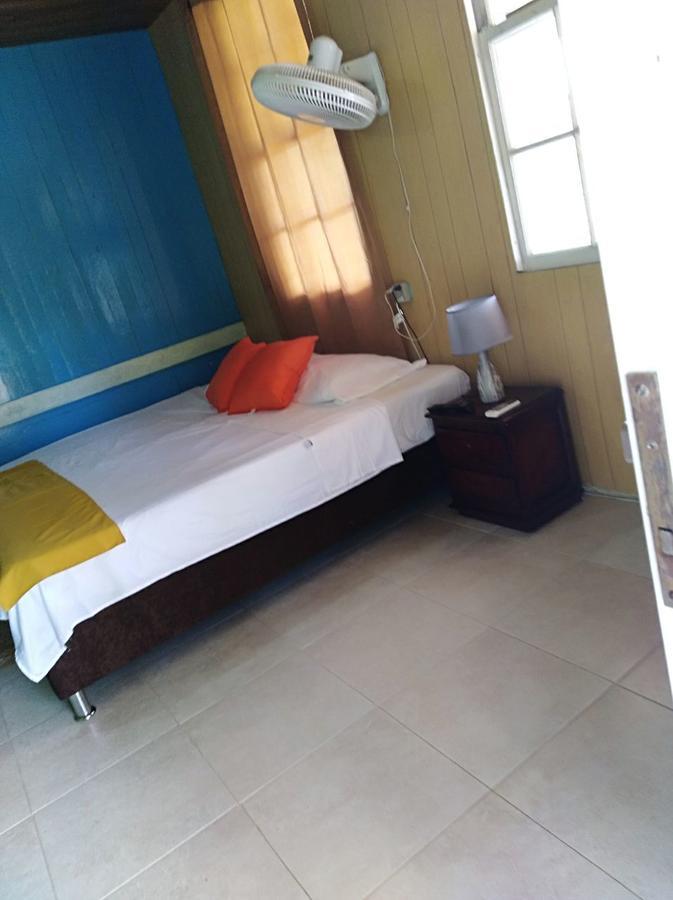 Hotel Posada Valerie à Archibolds Extérieur photo